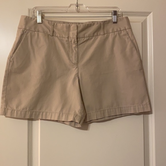 Loft Khaki Twill Shorts Size 10 - Picture 2 of 3